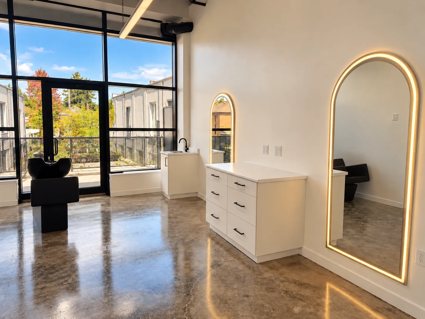 Suite 01 — Grand, 175 SQF